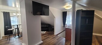Quiet Room with Private Bathroom Near Hospitals
