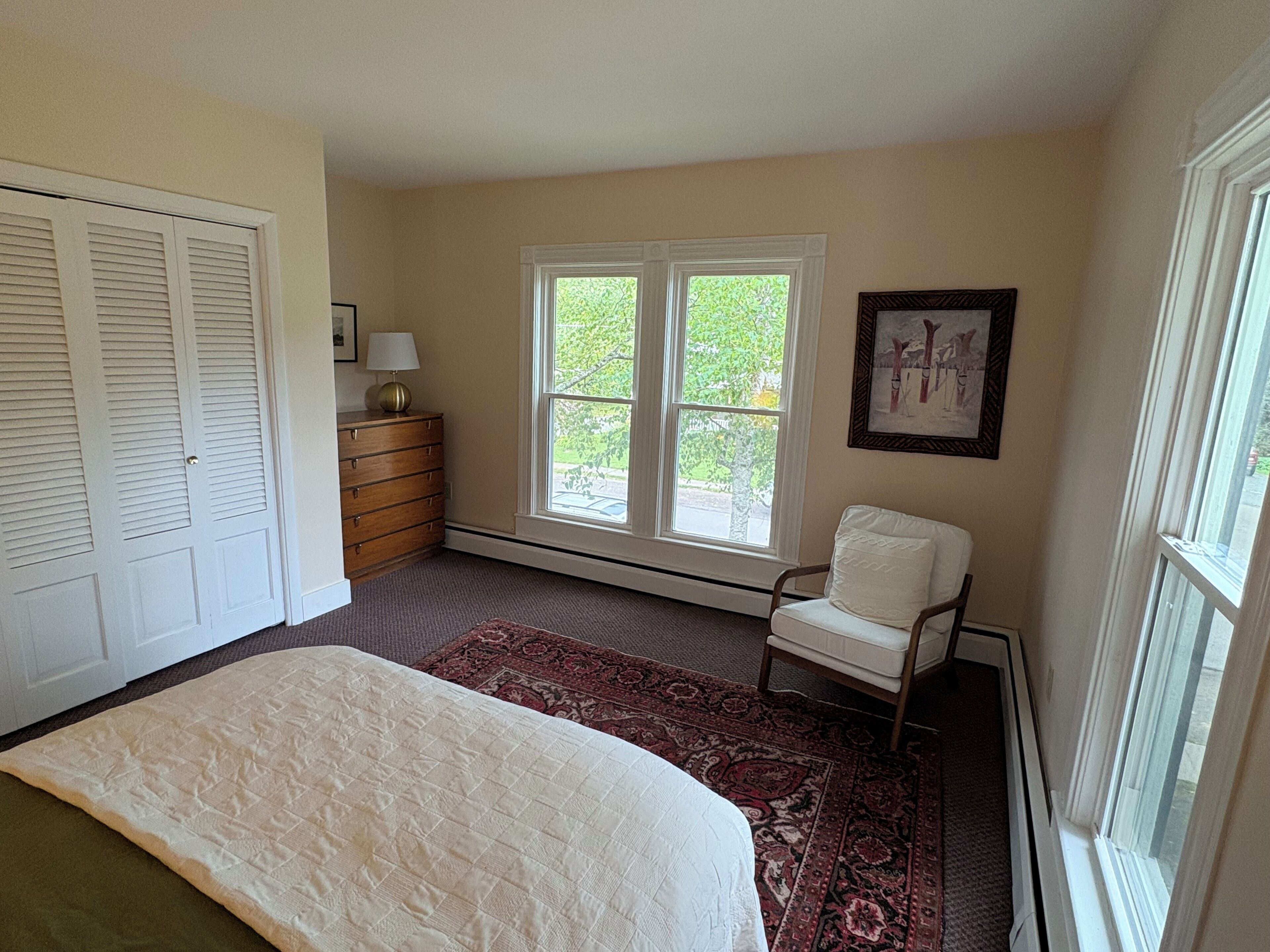 2 slaapkamers, een strijkplank/strijkijzer, wifi, beddengoed