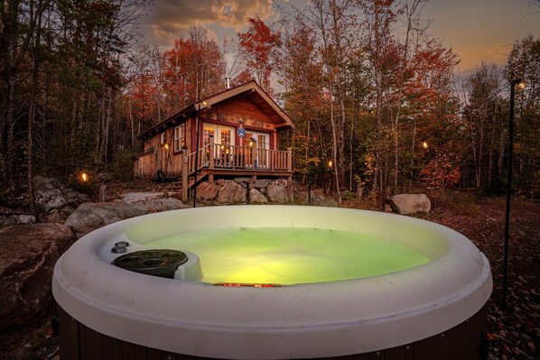 Outdoor spa tub - Rustic Cabin! Firepit! Dog Friendly! Hot Tub! (Bethel)