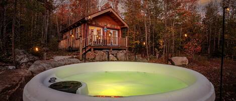 Bain à remous extérieur