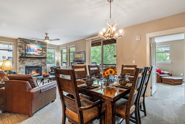 Dining - Amenities Deck Level | Walk to Gondola | WP Resort (Winter Park)