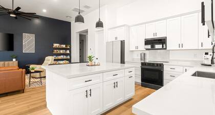 Modern Desert Retreat | Game Room + Lake Pleasant