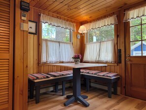 Dining - Loon’s Landing on Milton 3 Ponds (Lebanon)