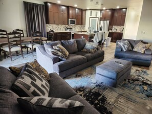 Living area - Enchanting 3-bedroom house with AC in Oklahoma City (Oklahoma City)