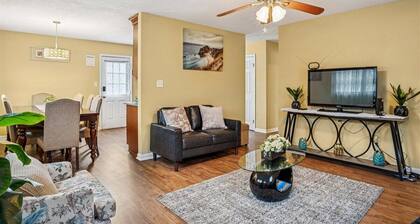 Spacious Family Stay, Large Dining, 3 Cozy Bedrooms, Home Near Buckroe Beach
