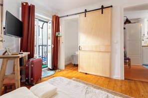 1 habitación, tabla de planchar con plancha, wifi y ropa de cama 