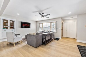 TV, fireplace