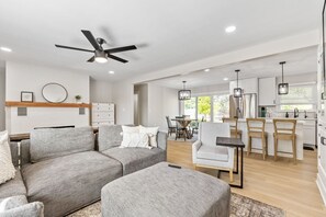 TV, fireplace - Fox Island Lakefront Retreat (Lakeview)