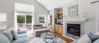 Coast to Coast:Dog Friendly, Private Pool, Hot Tub, Community Amenities