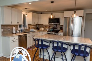 Fridge, microwave, stovetop, dishwasher - Wayland Victorian in Oak Bluffs (Oak Bluffs)