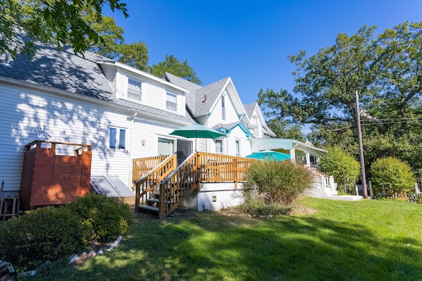 Exterior - Wayland Victorian in Oak Bluffs (Oak Bluffs)