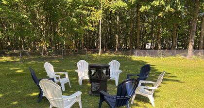 Deer Run Retreat, 2 miles from ORV/Snowmobile Trail 422