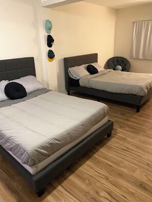 3 bedrooms, iron/ironing board, Internet