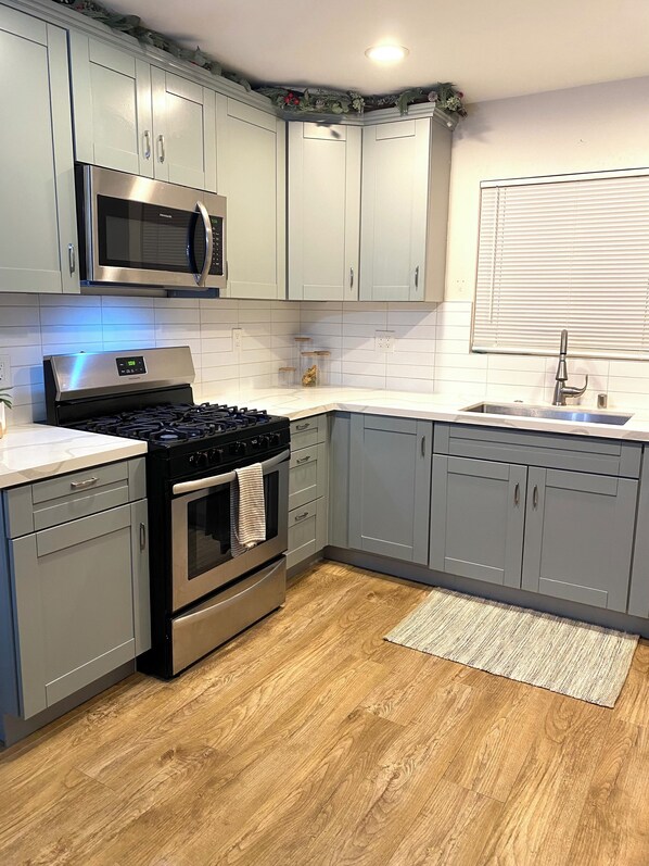 Microwave, oven, stovetop, dishwasher