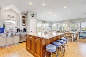 Fridge, microwave, oven, stovetop - Sunny Side Up | 930 ft to the beach | Private Pool, Hot Tub, and Community Pool (Corolla)