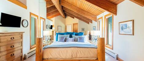 4 bedrooms, iron/ironing board, free WiFi, bed sheets