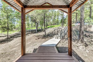 Property grounds - Walkable Location & Scenic Views: Ruidoso Cabin! (Ruidoso)