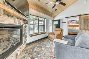 TV, fireplace