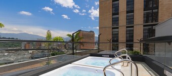 Metropolitan Living by HOUSY