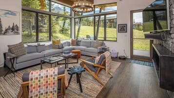 TV connectée, cheminée