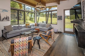 Smart TV, chimenea