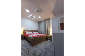 1 多间卧室、熨斗/��熨衣板、WiFi、床单