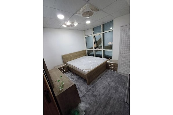1 chambre, fer et planche à repasser, Wi-Fi, draps fournis