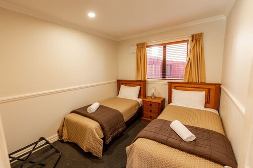 Alpine Springs Motel | Unit 6 - HS71216