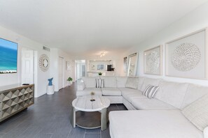 Smart TV - Coastal Escape • Pool • Beach • Boca Raton (Boca Raton)