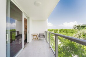Property grounds - Coastal Escape • Pool • Beach • Boca Raton (Boca Raton)