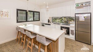 Private kitchen - 1 Anderson Ave Sandy Point (Sandy Point)