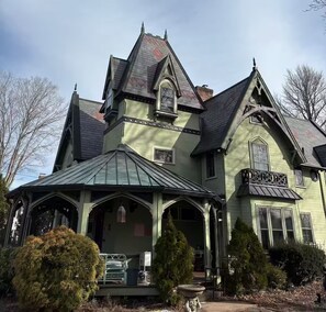 Exterior - The Converse Castle (Norwich)