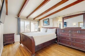 4 bedrooms, WiFi, bed sheets