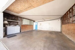 Interior - Tiki Hut escape in Newport steps to the Sand (Newport Beach)