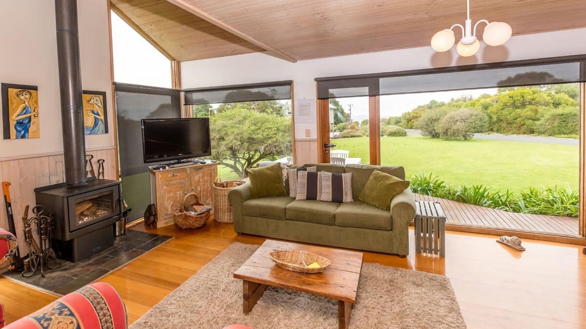 Illangi Beach Retreat  Stay 3 Pay 2 Winter Special - Fish Creek
