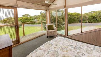 3 Schlafzimmer, Schreibtisch, Bügeleisen/Bügelbrett, WLAN