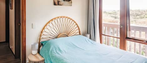 3 bedrooms, desk, WiFi