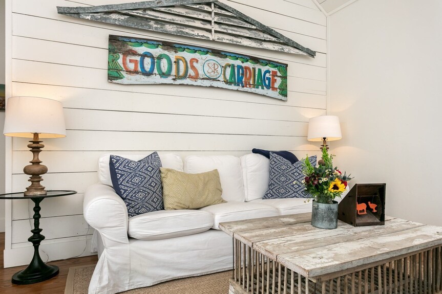 Smith House | 2/1, Kitchenette, Gas Firepit - Fredericksburg, TX