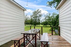 屋外ダイニングエリア