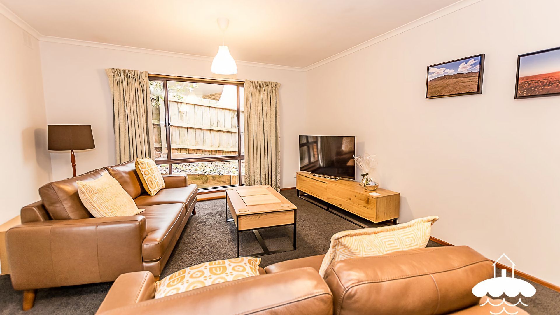 Tv, dvd-afspiller, bøger