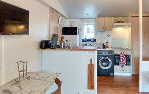 Fridge, oven