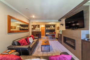 Smart TV, fireplace