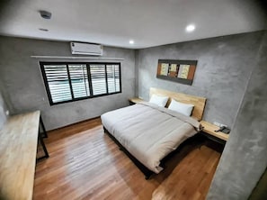 Standard Double Room | Desk, blackout drapes, free WiFi, bed sheets