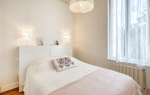 3 soverom, strykejern/-brett, reiseseng for barn og wi-fi (inkludert)