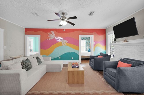 4 BR Murray Hill Retreat l Stock Tank Pool l BBQ l 2 King Beds