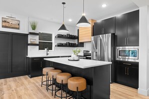 Fridge, microwave, stovetop, dishwasher - Poolside Lake Retreat-Luxury 7BR Lodge w/ Hot Tub, Game Room & Lake View (Hollister)