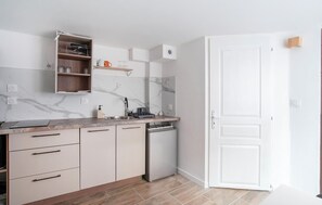 Réfrigérateur, plaque de cuisson