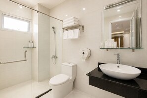 Family Room, City View | Bathroom | Shower, rainfall showerhead, designer toiletries, hair dryer - Thu Ha Airport Hotel (Ho Chi Minh City)