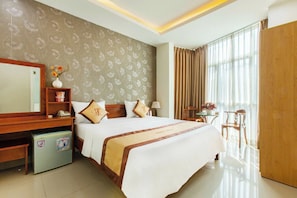 Deluxe Double Room, City View | Desk, free WiFi, bed sheets