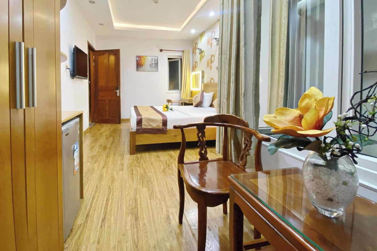 Doppia Premier | Una scrivania, Wi-Fi gratuito, lenzuola